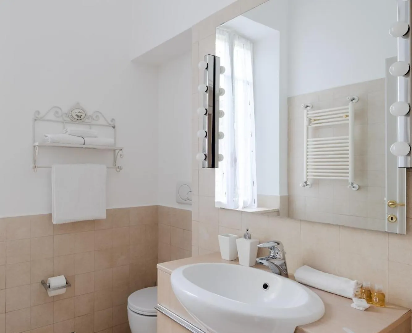 Elegant Apartment With Patio At Piazza Navona Рим Италия