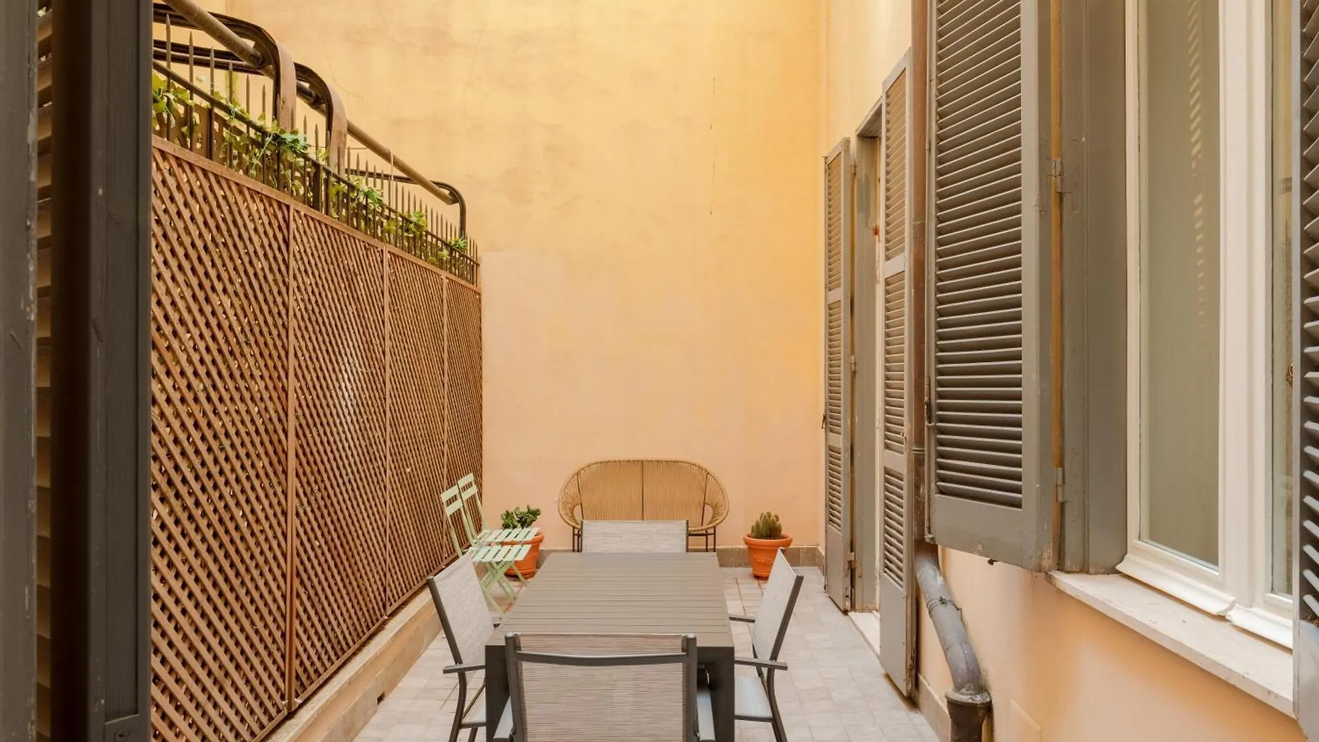 Elegant Apartment With Patio At Piazza Navona Roma